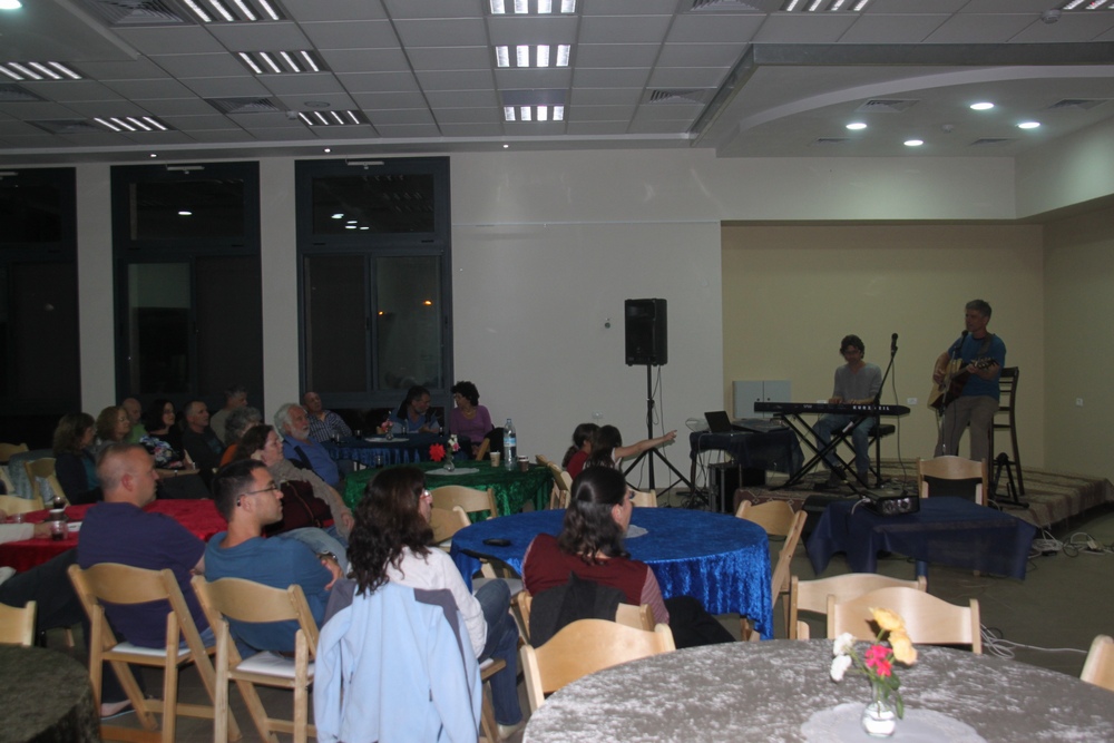 ערב שירה בציבור_שכניה 2012