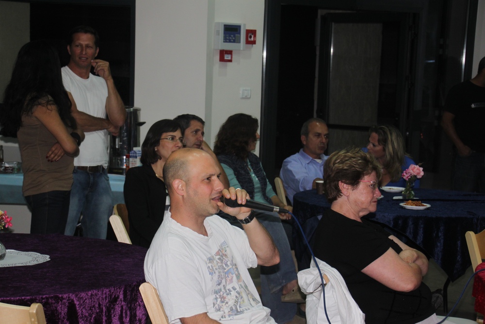 ערב שירה בציבור_שכניה 2012