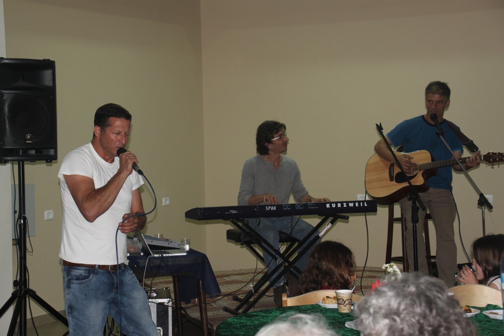 ערב שירה בציבור_שכניה 2012